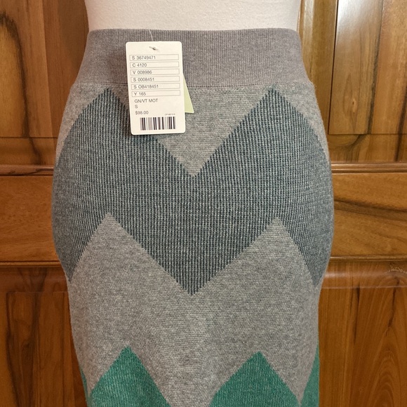 NWT Moth - Anthro - NWT - Gray/Green Chevron Knit Asymmetrical Skirt - EUC - S - Picture 6 of 16